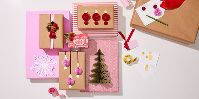 Various ideas for decorating presents
